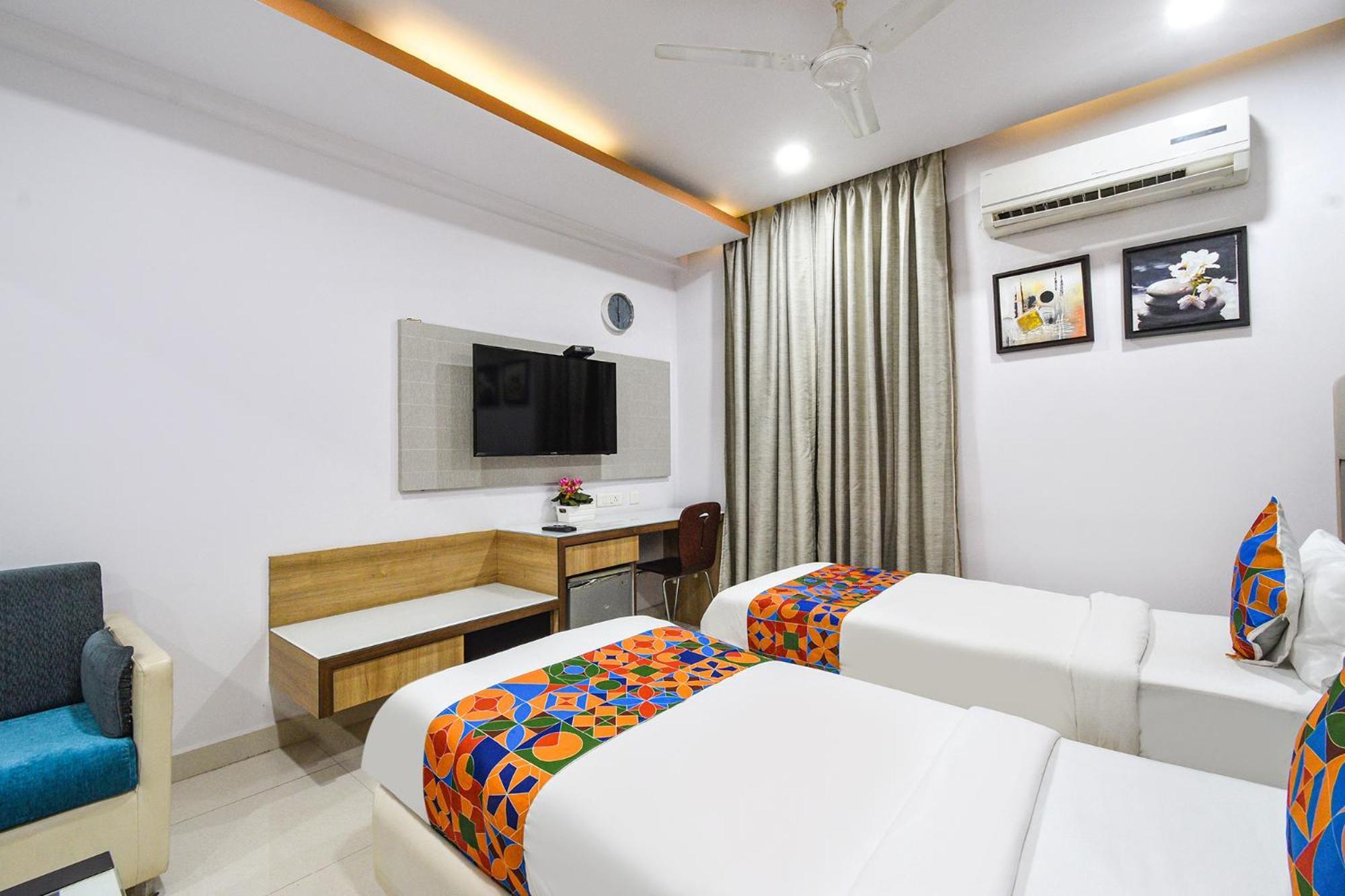 Fabhotel Aditya Homes - Nr Isb, Gachibowli 하이데라바드 외부 사진