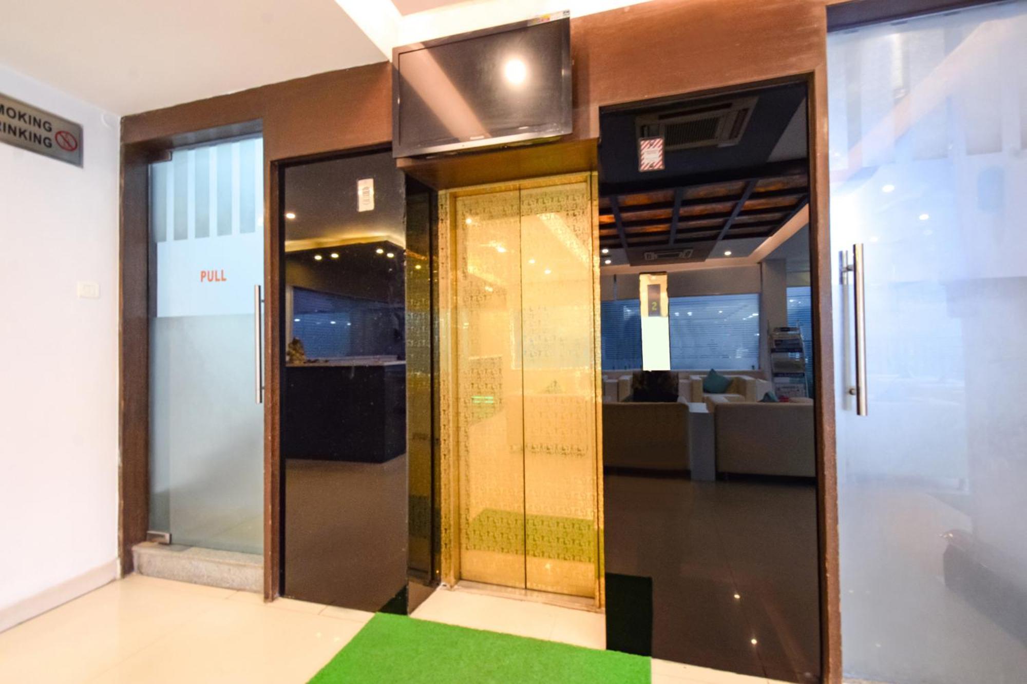 Fabhotel Aditya Homes - Nr Isb, Gachibowli 하이데라바드 외부 사진